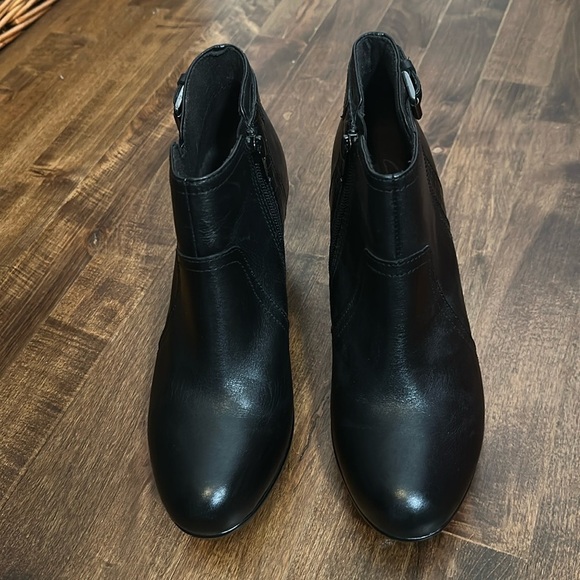 Clarks black leather wedge boots/ booties w/ zipper and buckle accent, 8 - Picture 1 of 7